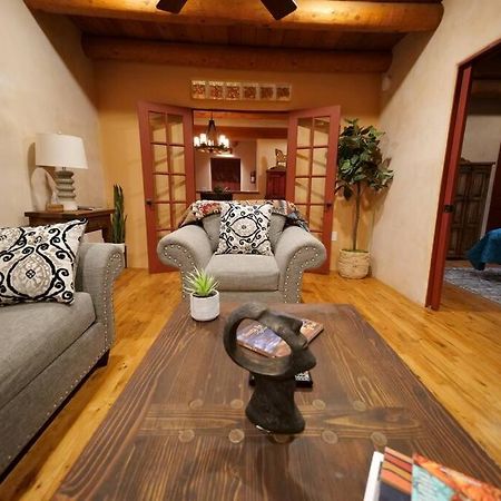 Enchanted Casita With Private Outdoor Hot Tub And Patio, Near Santa Fe Plaza, Sleeps 4 With Free Parking サンタフェ エクステリア 写真