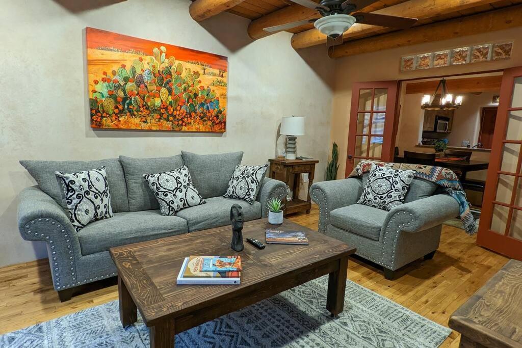 Enchanted Casita With Private Outdoor Hot Tub And Patio, Near Santa Fe Plaza, Sleeps 4 With Free Parking サンタフェ エクステリア 写真