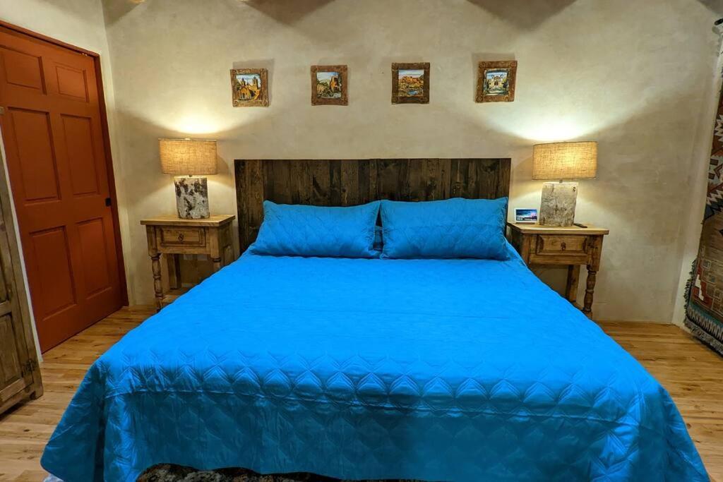 Enchanted Casita With Private Outdoor Hot Tub And Patio, Near Santa Fe Plaza, Sleeps 4 With Free Parking サンタフェ エクステリア 写真