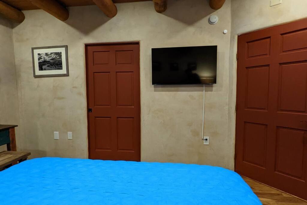 Enchanted Casita With Private Outdoor Hot Tub And Patio, Near Santa Fe Plaza, Sleeps 4 With Free Parking サンタフェ エクステリア 写真