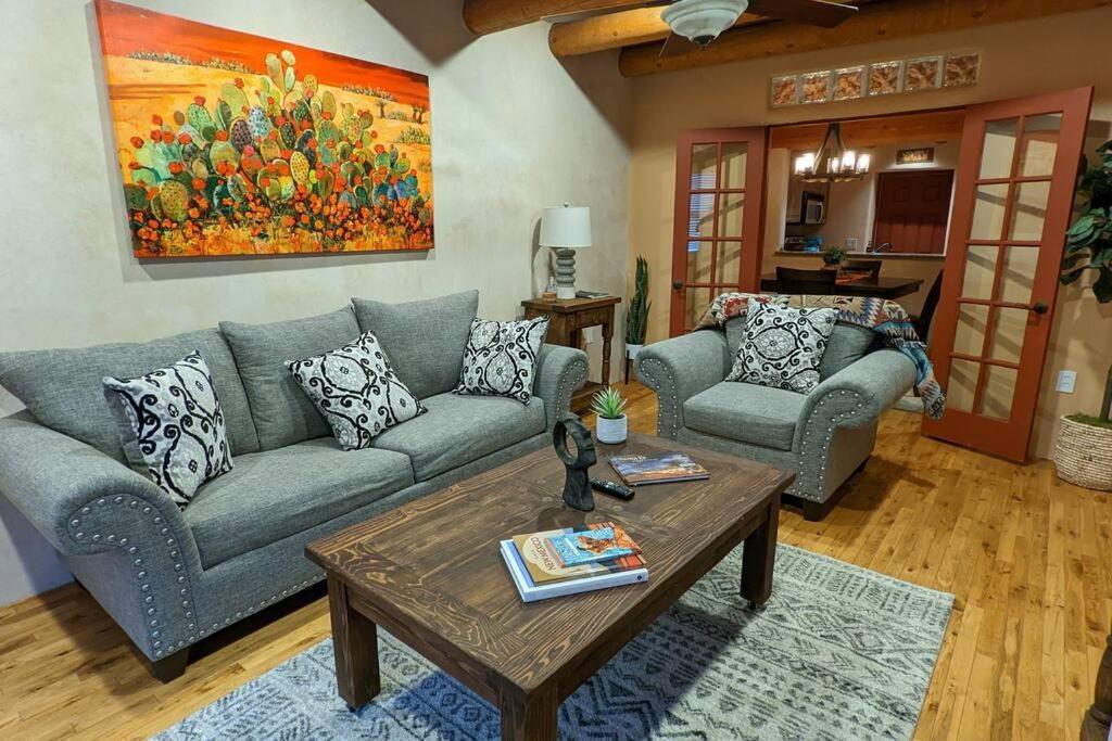 Enchanted Casita With Private Outdoor Hot Tub And Patio, Near Santa Fe Plaza, Sleeps 4 With Free Parking サンタフェ エクステリア 写真