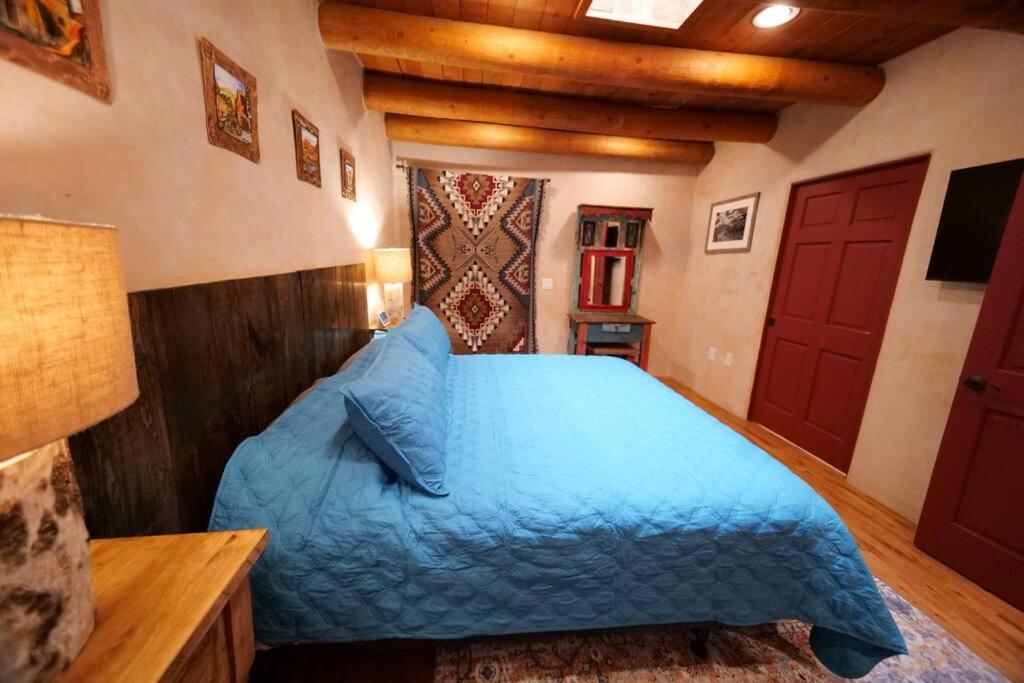 Enchanted Casita With Private Outdoor Hot Tub And Patio, Near Santa Fe Plaza, Sleeps 4 With Free Parking サンタフェ エクステリア 写真