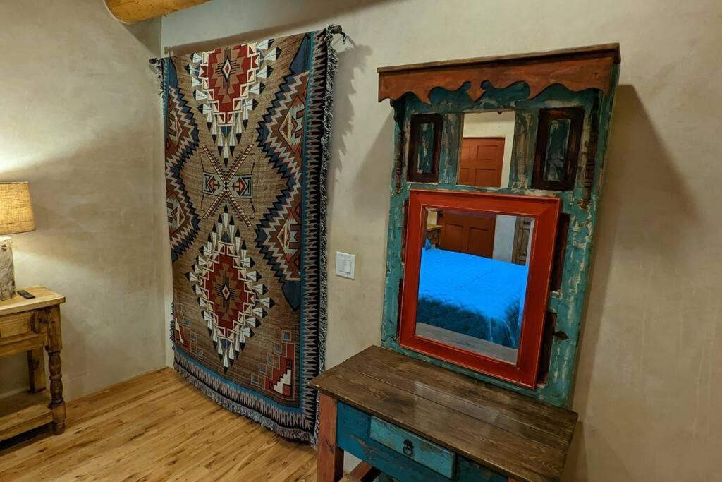 Enchanted Casita With Private Outdoor Hot Tub And Patio, Near Santa Fe Plaza, Sleeps 4 With Free Parking サンタフェ エクステリア 写真